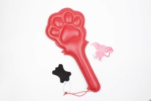Kožená plácačka Leatherix Paw (35 cm)