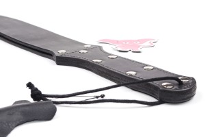 Kožená plácačka Leatherix Dagger (50 cm)