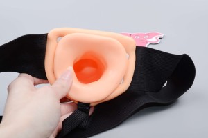 Dutý připínací strap-on Mitch (18,7 cm), tělový