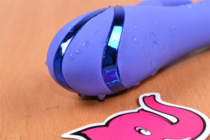 Rotační vibrátor Dream Bunny, detailní záběr pozlacení