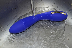 Vibrátor pro elektrosex Midnight Impulse (21,5 cm) + dárek EEG gel 500 ml