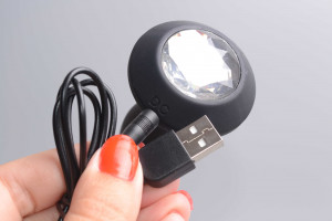 Vibrační anální kolík Diamond Vibe, USB kabel