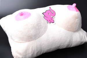 Plyšový polštářek Boob Squeeze