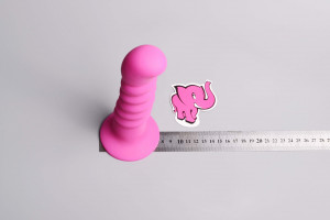 Silikonové dildo s přísavkou Hot Pink (18 cm), rozměry