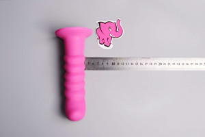 Silikonové dildo s přísavkou Hot Pink (18 cm), rozměry
