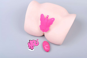 Vibrační motýlek Little Pleasure, umělá vagina