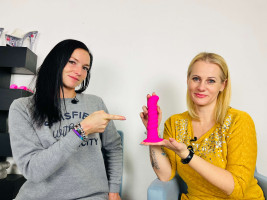 Silikonové dildo s přísavkou Hot Pink (18 cm), Domča a Verča