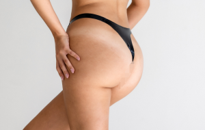 Černá latexová tanga Claire