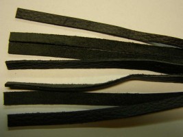 Kožený korbáč Fringes (40 cm)
