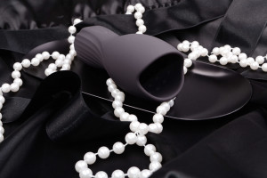 Vibrační masturbátor Squeeze–peasy (14 cm)