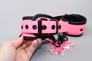 Růžová svítící pouta na ruce Pink Baddie