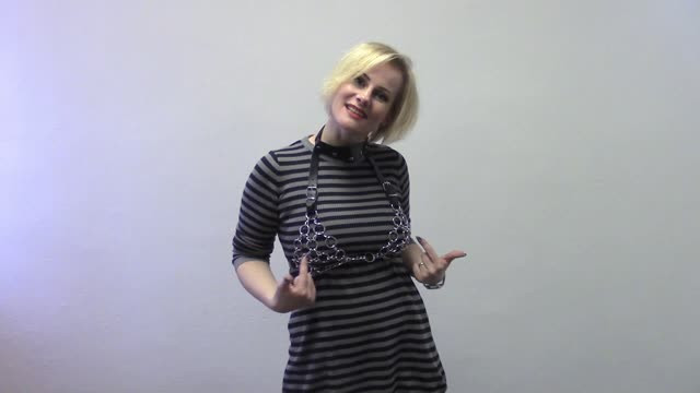 video: Verča předvádí podprsenku Metalic
