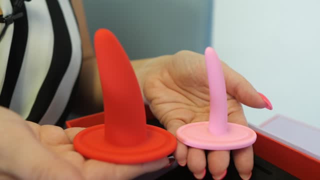 video: Verča a Sada vaginálních dilatátorů Colors Power