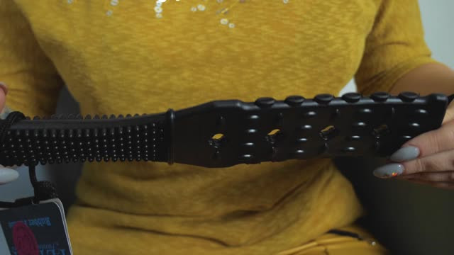 video: Verča s Domčou a Plácačka Rubber Evil